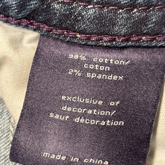 Vigoss Women's Dark Wash Capri jeans. Size 4 - Picture 8 of 10